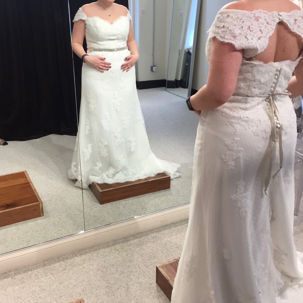 NWT- Wedding Dress, Size 16